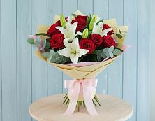 Букет цветов из:  Лилии и Розы в Блечепсин