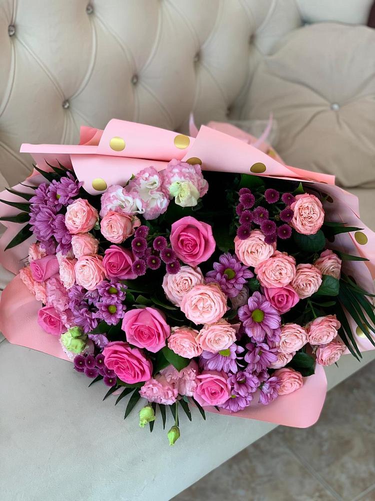 Букет цветов из: Хризантемы, Розы и Лизиантусы в Блечепсин