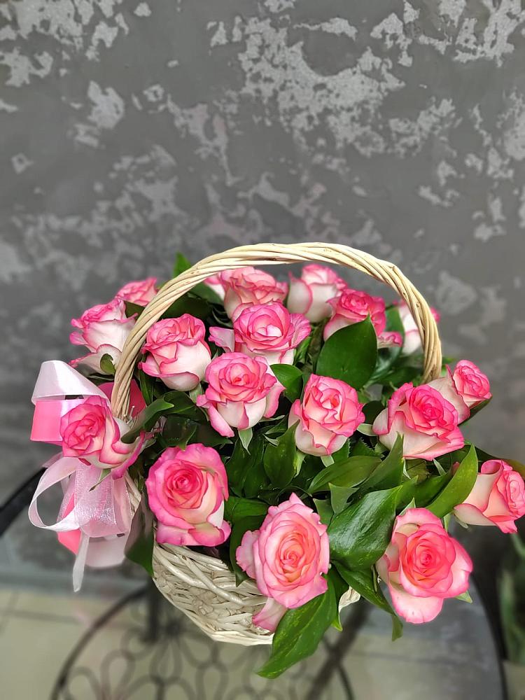 Цветочная композиция из Розы в корзине в Блечепсин