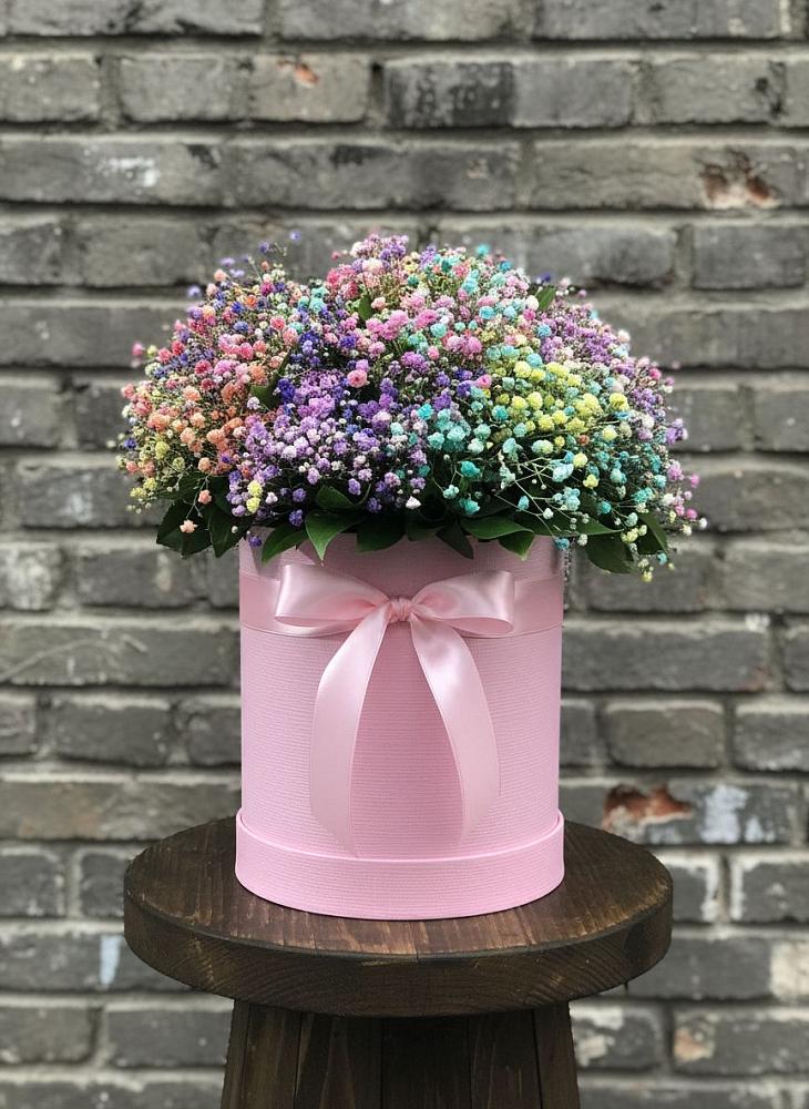 Цветочная композиция из Гипсофила и Розы в шляпной коробке в Блечепсин
