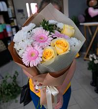 Букет цветов из:  Герберы, Розы и Хризантемы в Блечепсин