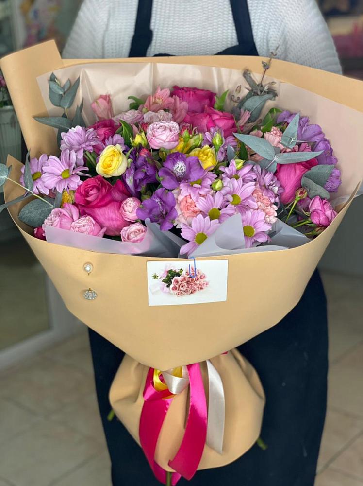 Букет цветов из: Хризантемы, Гвоздики и Альстромерии в Блечепсин