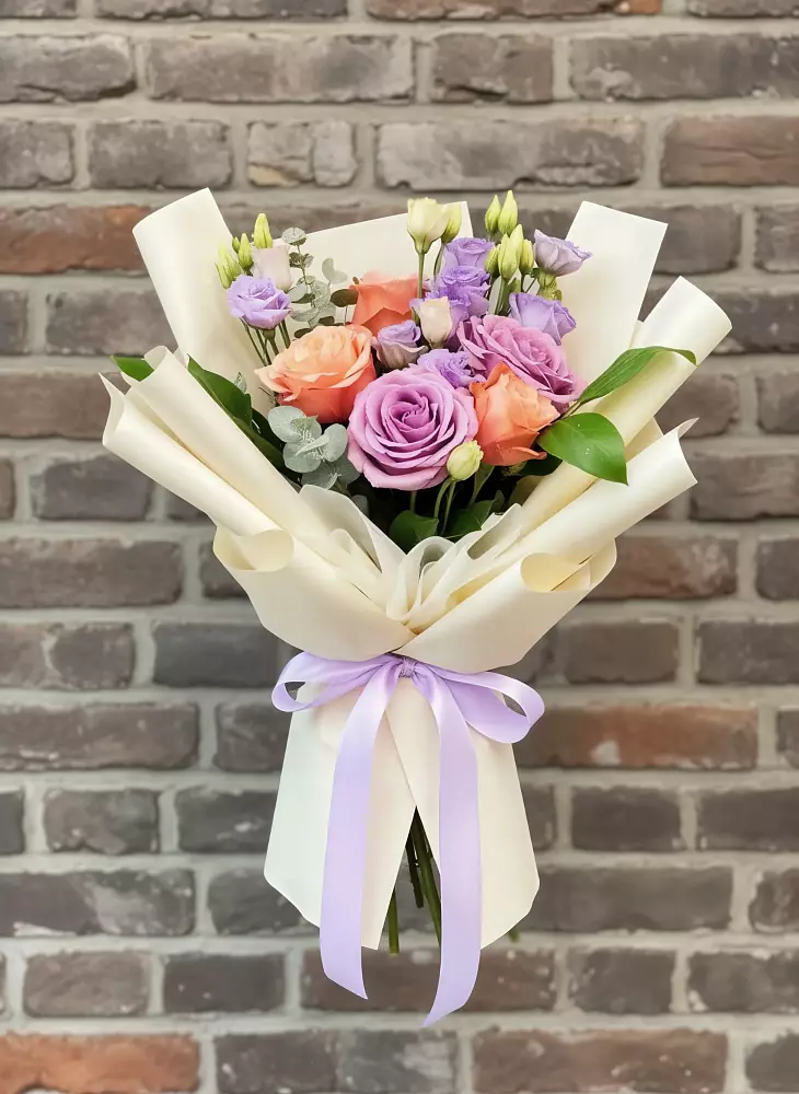 Букет цветов из: Лизиантусы и Розы в Блечепсин