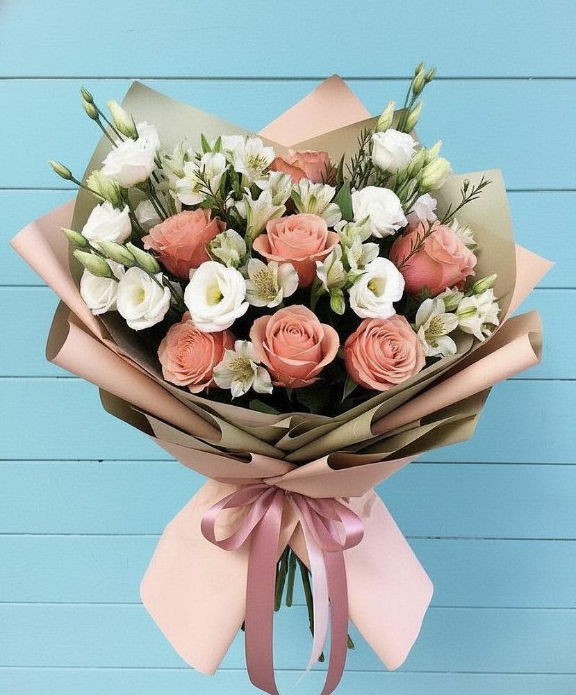 Букет цветов из: Розы, Альстромерии и Лизиантусы в Блечепсин