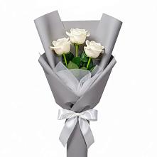 Букет 3 белые розы в Блечепсин