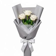 Букет 3 белые розы в Блечепсин