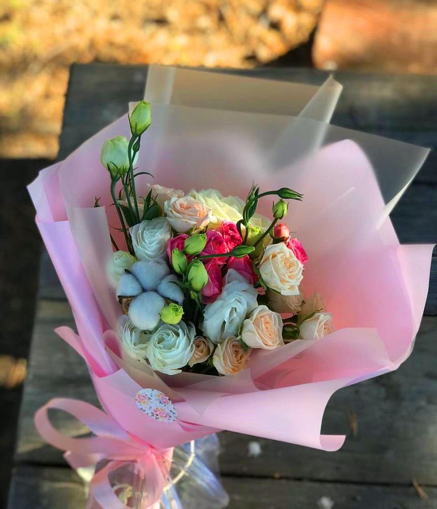 Букет цветов из: Розы и Лизиантусы в Блечепсин