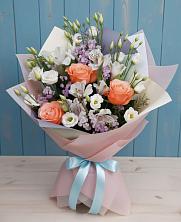 Букет цветов из:  Лизиантусы, Розы, Альстромерии и Гипсофила в Блечепсин