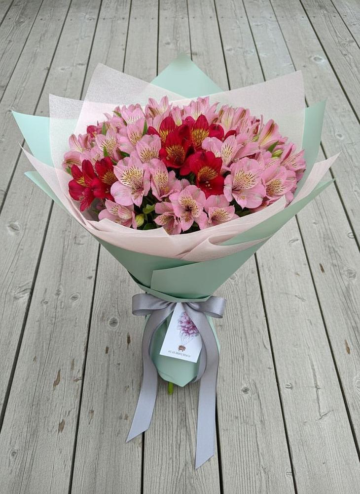 Букет цветов из: Альстромерии в Блечепсин