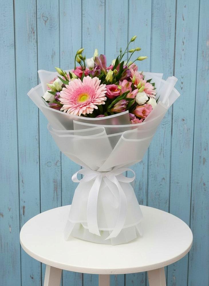 Букет цветов из: Герберы, Альстромерии и Лизиантусы в Блечепсин