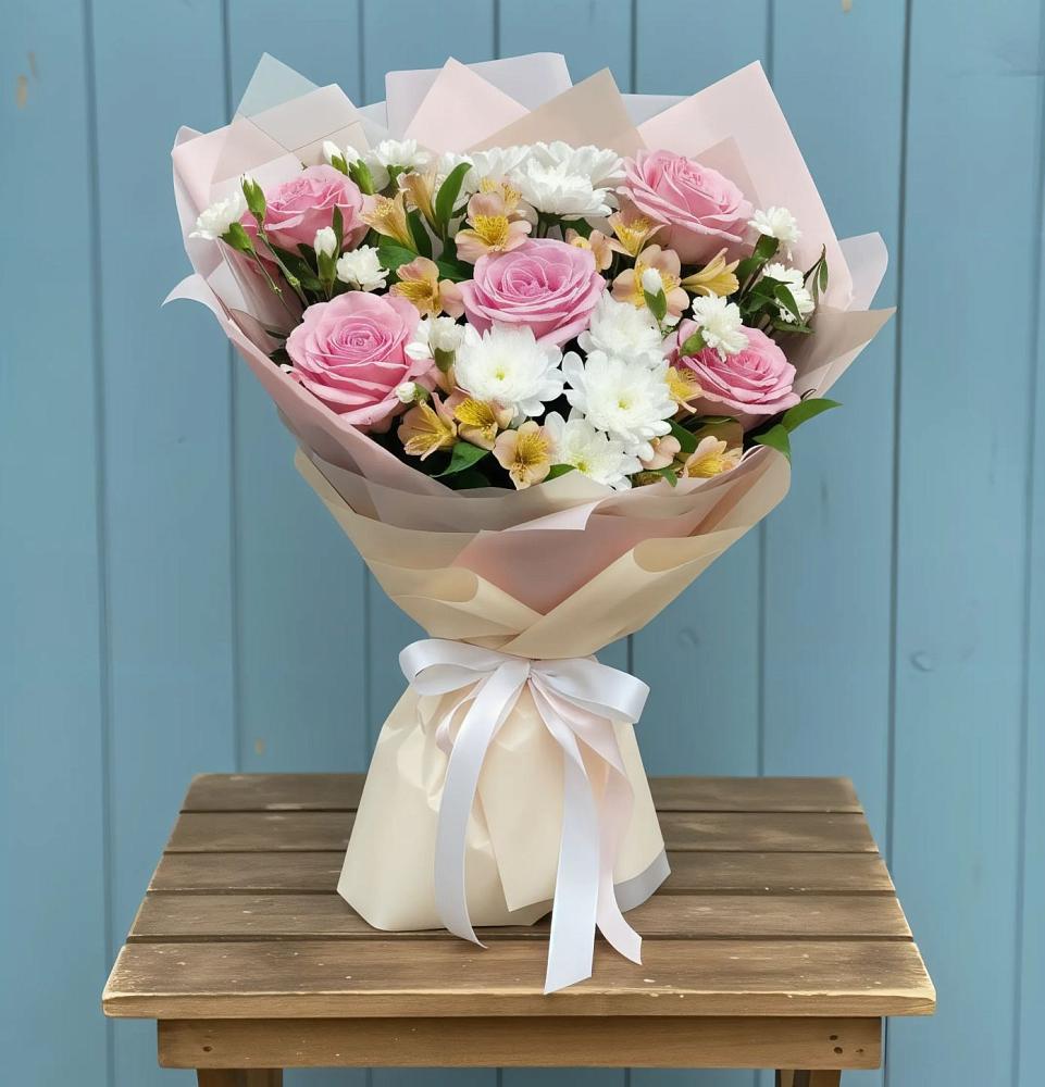 Букет цветов из: Гвоздики, Орхидеи и Розы в Блечепсин